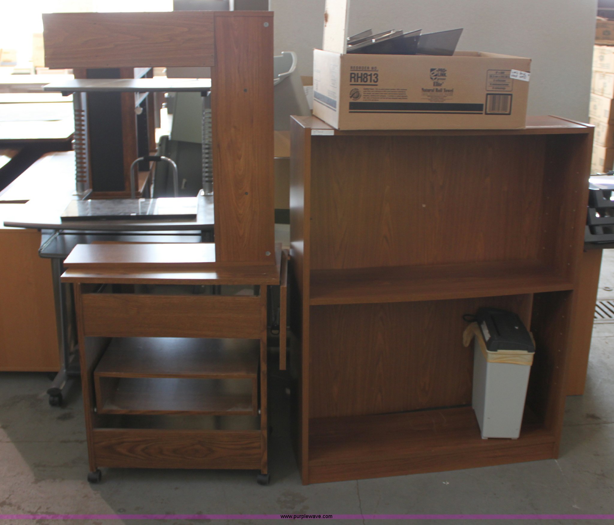 Assorted office furniture in Hutchinson, KS Item F9995 sold Purple Wave