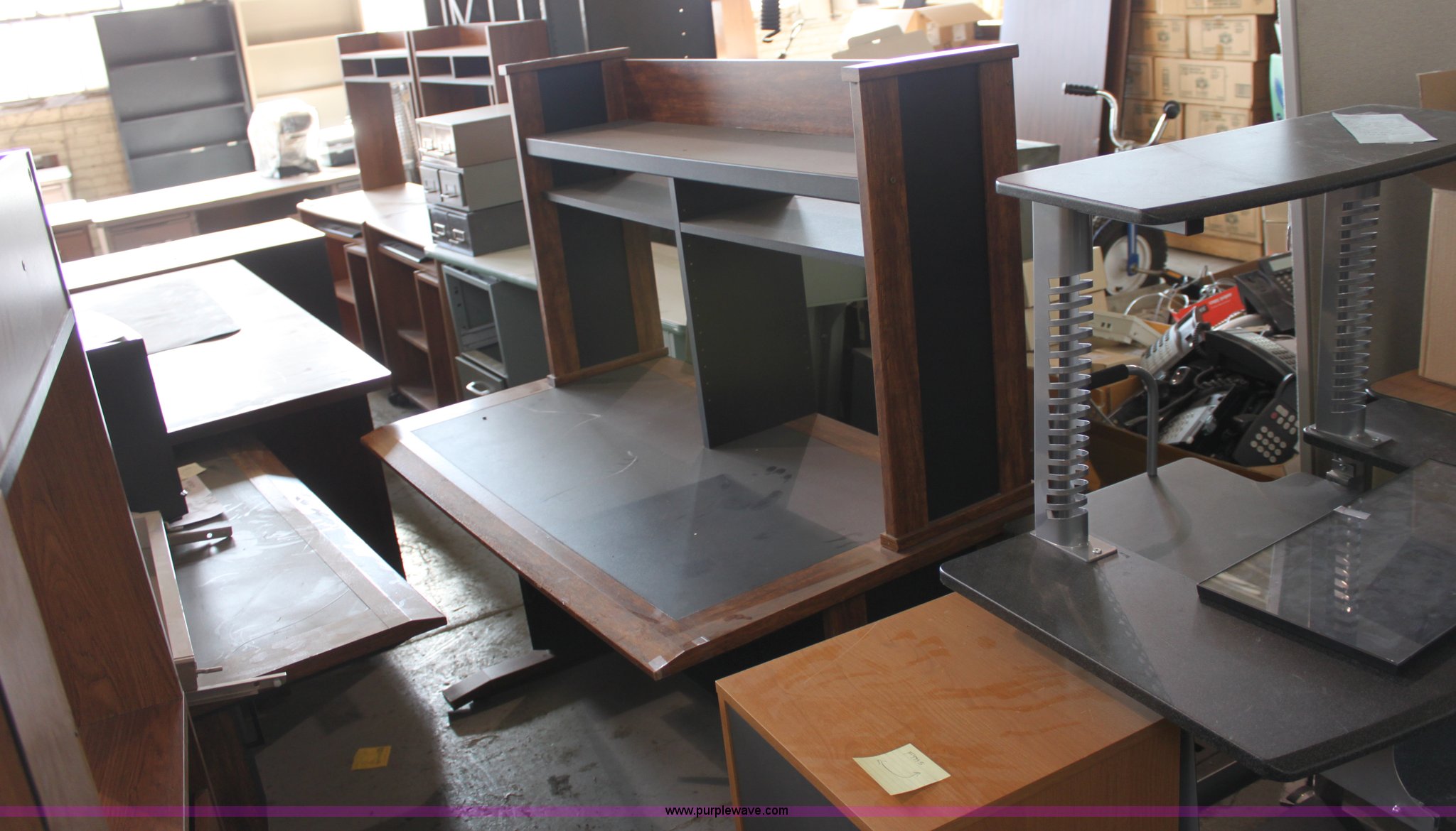 Assorted office furniture in Hutchinson, KS Item F9995 sold Purple Wave