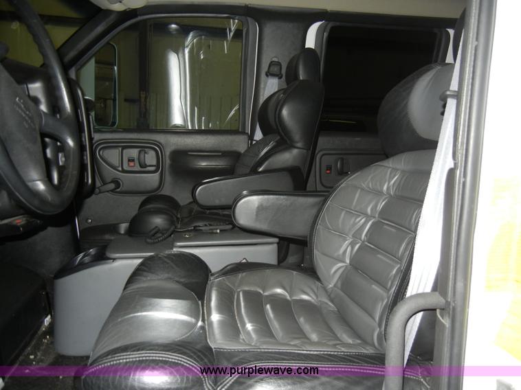 image for item A3448 2007 Chevrolet Kodiak C4500 four door truck cab and chassis