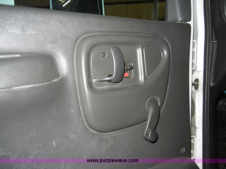 image for item A3448 2007 Chevrolet Kodiak C4500 four door truck cab and chassis