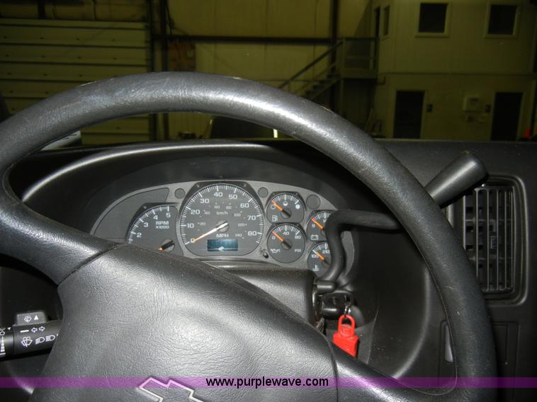 image for item A3448 2007 Chevrolet Kodiak C4500 four door truck cab and chassis