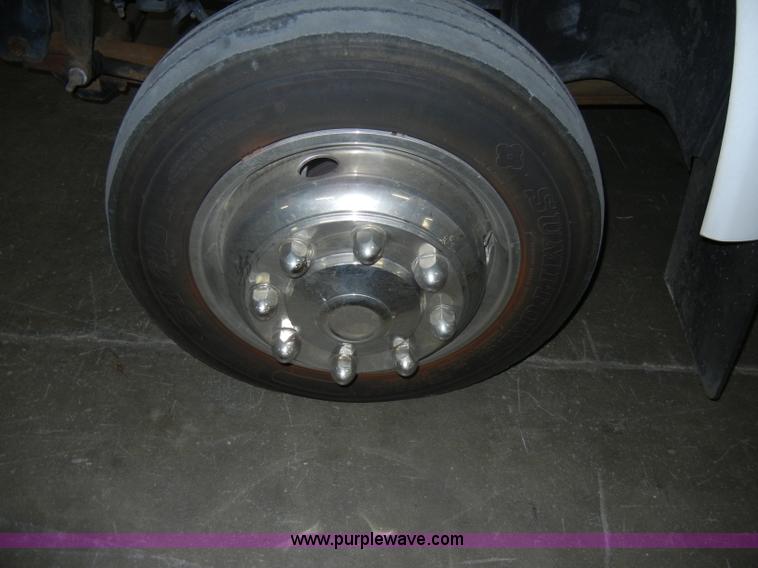 image for item A3448 2007 Chevrolet Kodiak C4500 four door truck cab and chassis