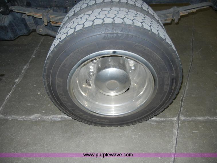 image for item A3448 2007 Chevrolet Kodiak C4500 four door truck cab and chassis