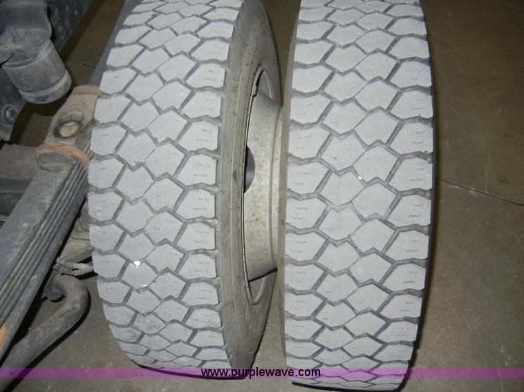 image for item A3448 2007 Chevrolet Kodiak C4500 four door truck cab and chassis