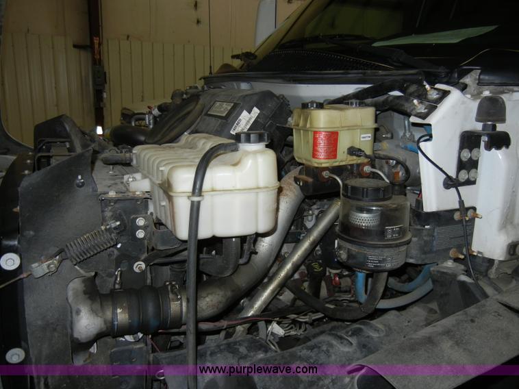 image for item A3448 2007 Chevrolet Kodiak C4500 four door truck cab and chassis