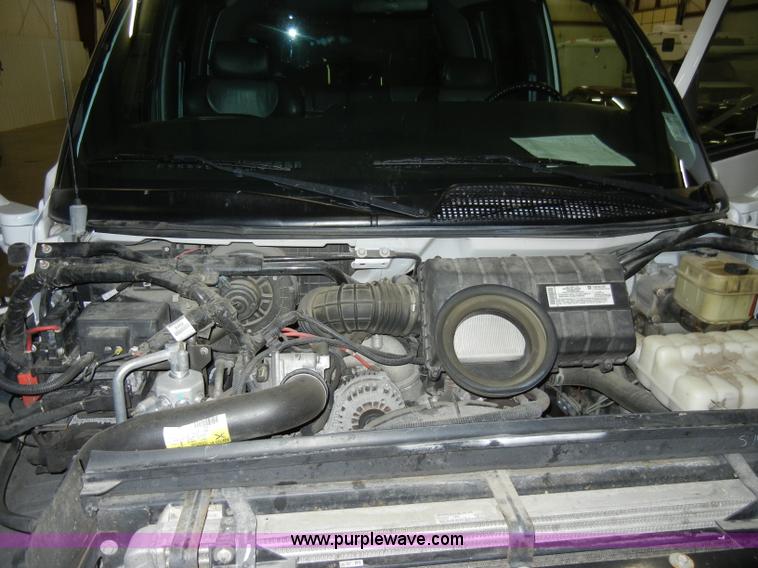 image for item A3448 2007 Chevrolet Kodiak C4500 four door truck cab and chassis