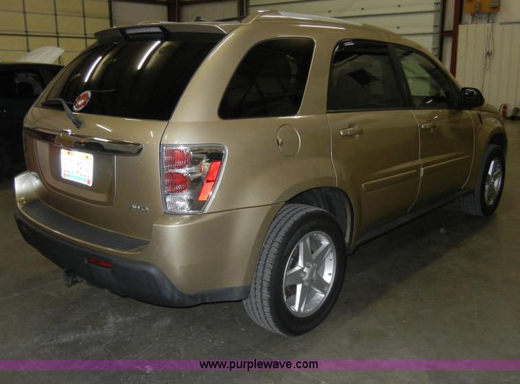 image for item A3449 2005 Chevrolet Equinox LT AWD SUV