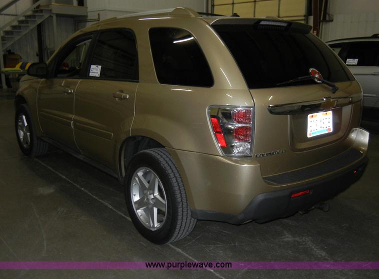 image for item A3449 2005 Chevrolet Equinox LT AWD SUV