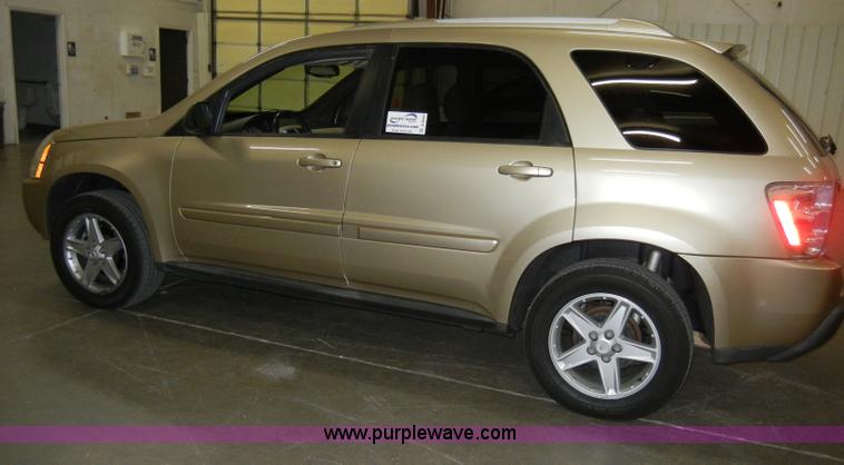 image for item A3449 2005 Chevrolet Equinox LT AWD SUV