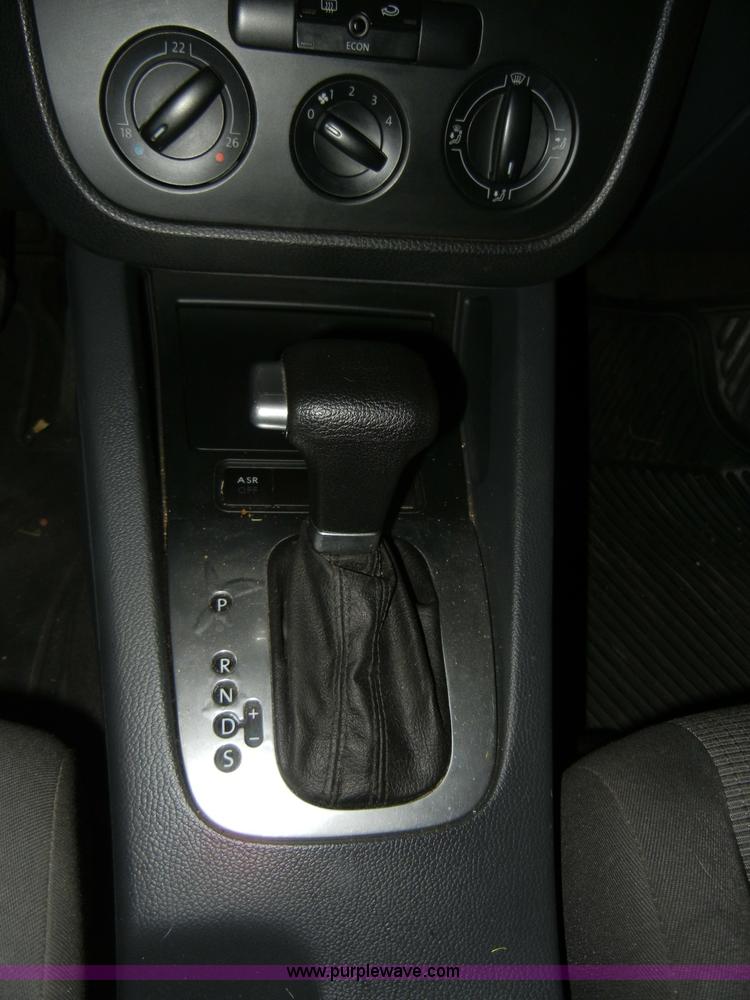 image for item A3450 2006 Volkswagen Bora Non-repairable certificate, parts only