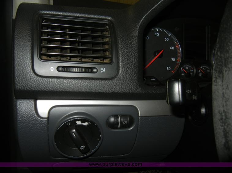 image for item A3450 2006 Volkswagen Bora Non-repairable certificate, parts only