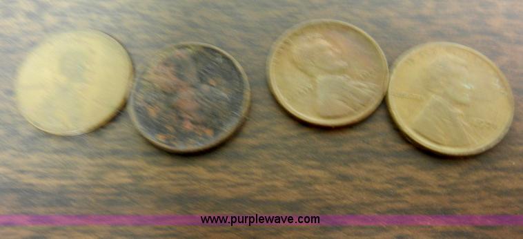 image for item J9355 (15) assorted pennies