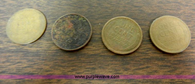 image for item J9355 (15) assorted pennies