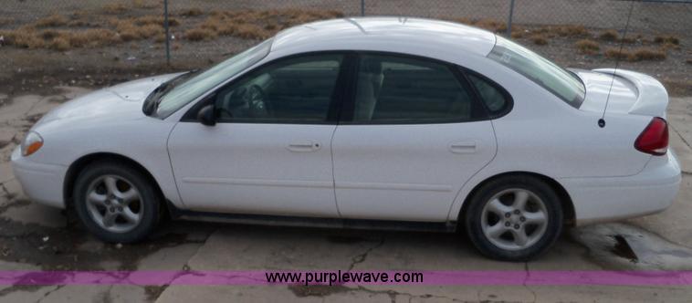 image for item A1804 2005 Ford Taurus SE