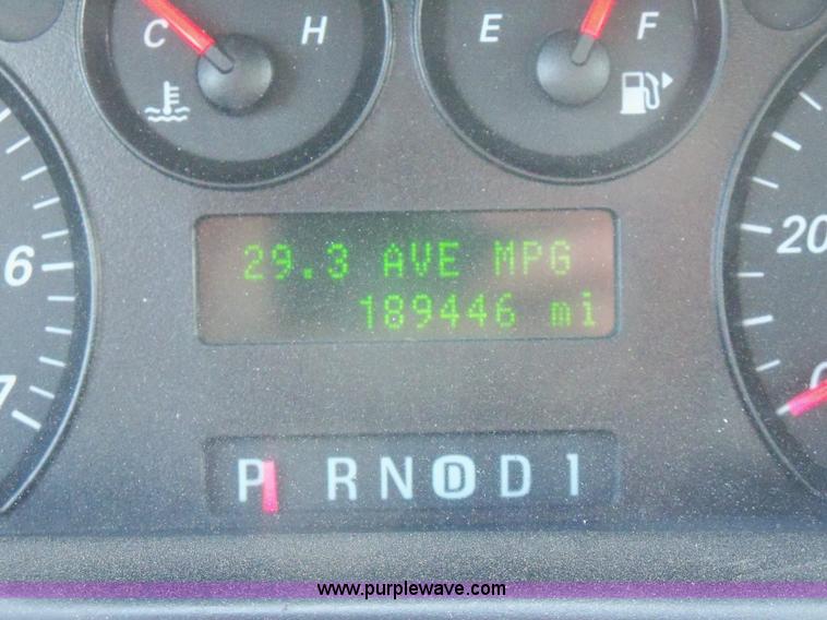 image for item A1804 2005 Ford Taurus SE