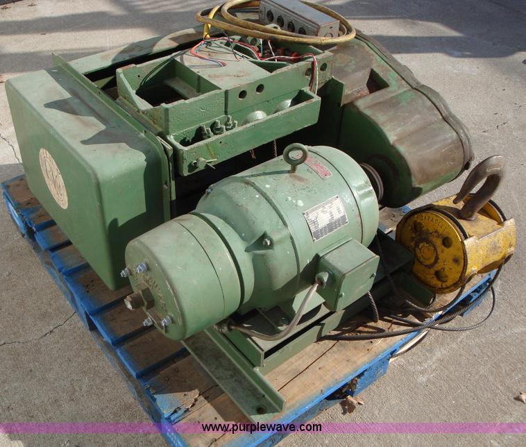 image for item A1811 Overhead hoist