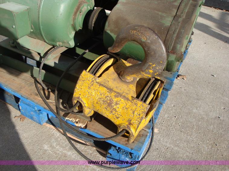 image for item A1811 Overhead hoist