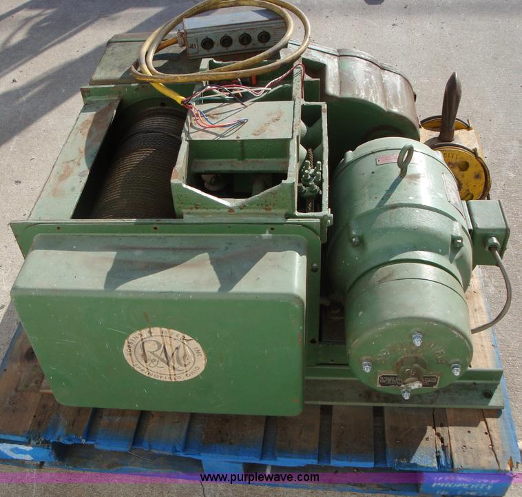 image for item A1811 Overhead hoist