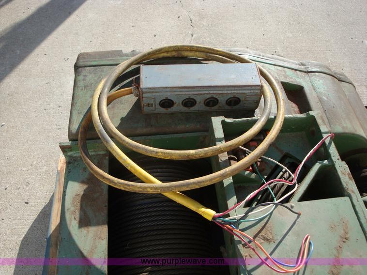 image for item A1811 Overhead hoist