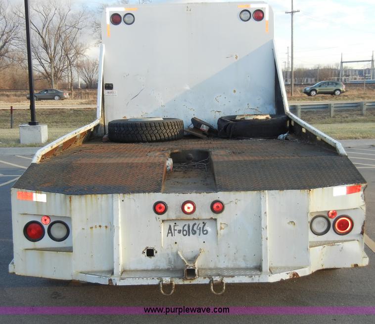 image for item A3436 2003 GMC C6500 TopKick truck