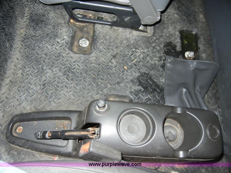 image for item A3436 2003 GMC C6500 TopKick truck