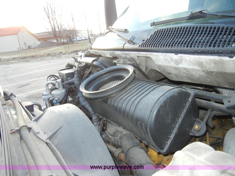 image for item A3436 2003 GMC C6500 TopKick truck