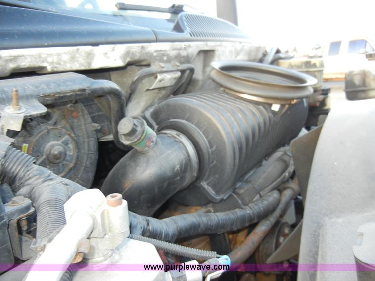 image for item A3436 2003 GMC C6500 TopKick truck