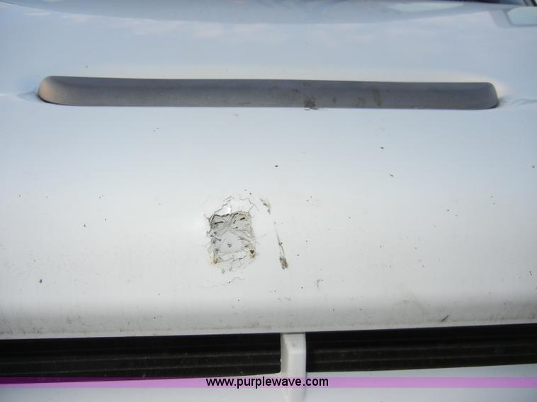 image for item A3436 2003 GMC C6500 TopKick truck