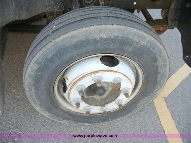 image for item A3436 2003 GMC C6500 TopKick truck