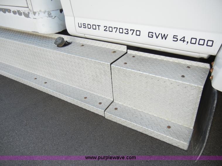 image for item A3436 2003 GMC C6500 TopKick truck