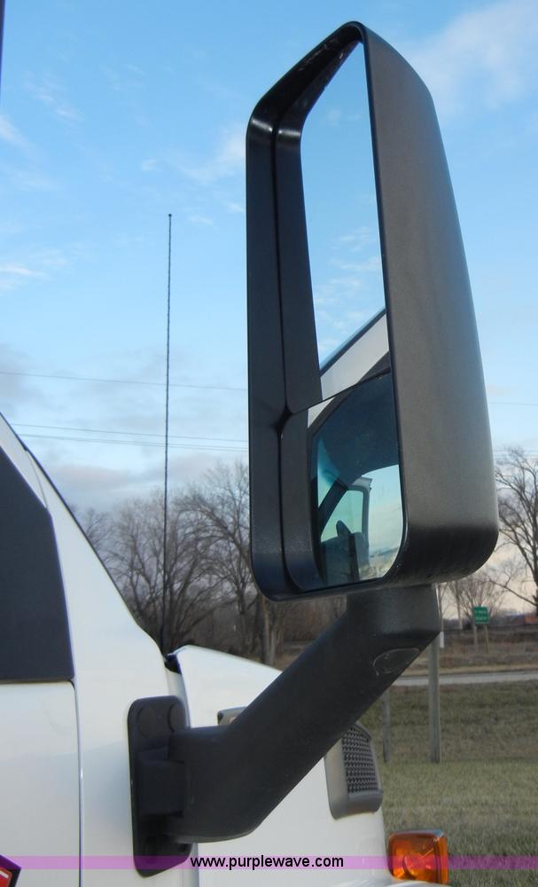 image for item A3436 2003 GMC C6500 TopKick truck