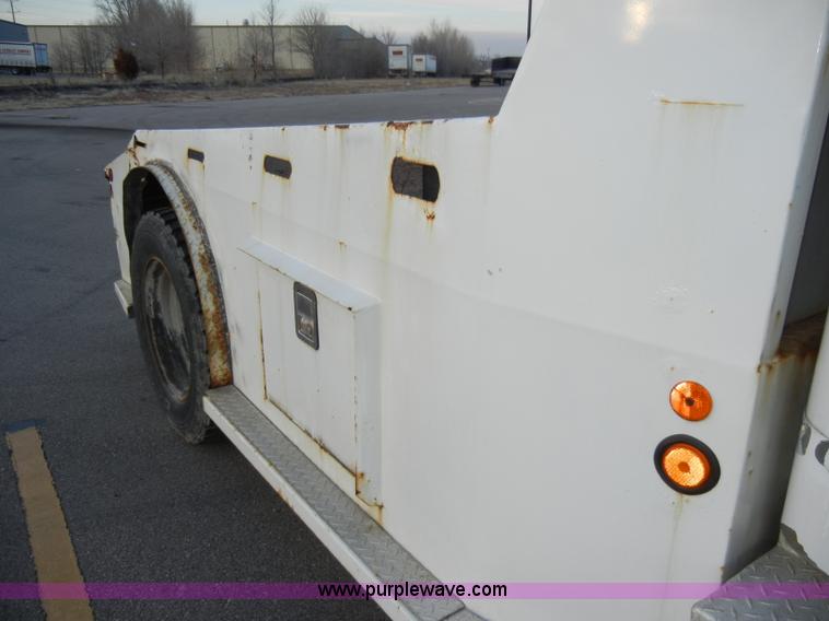 image for item A3436 2003 GMC C6500 TopKick truck