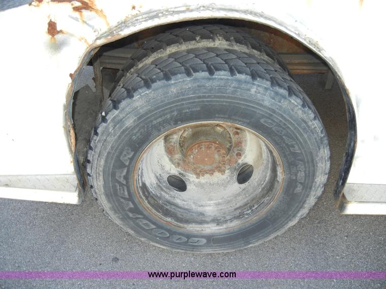 image for item A3436 2003 GMC C6500 TopKick truck