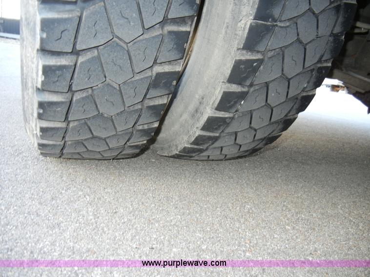 image for item A3436 2003 GMC C6500 TopKick truck