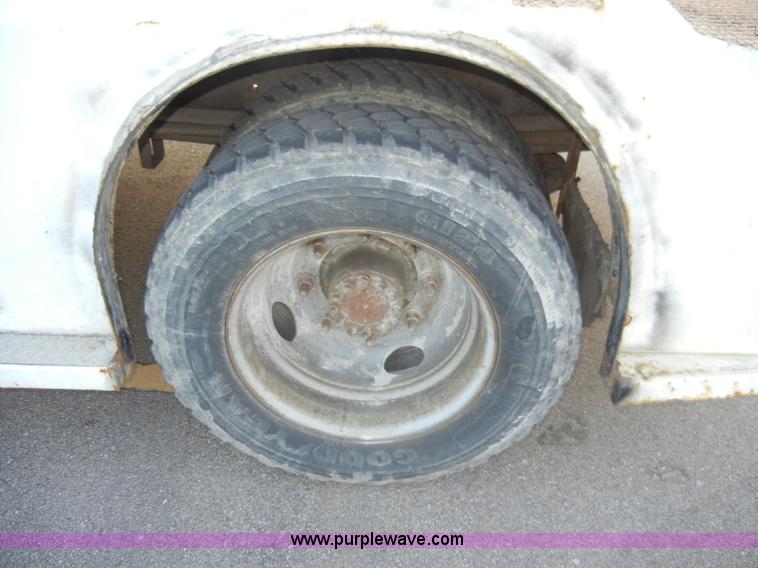 image for item A3436 2003 GMC C6500 TopKick truck