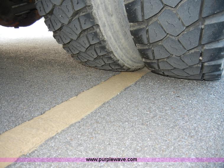 image for item A3436 2003 GMC C6500 TopKick truck