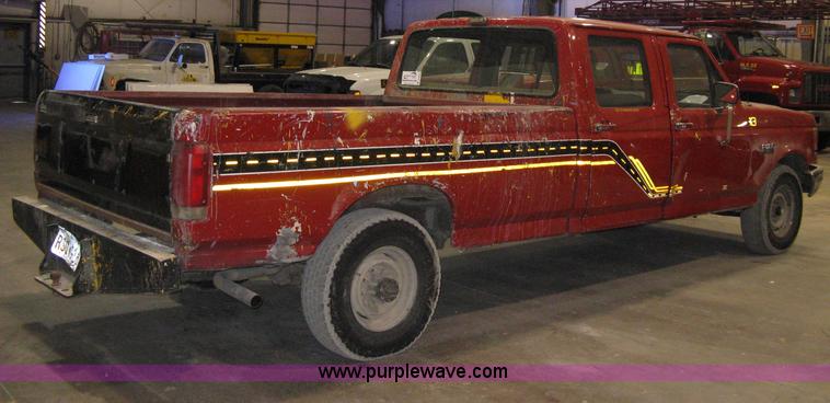 image for item A6029 1991 Ford F350 Custom crew cab pickup truck