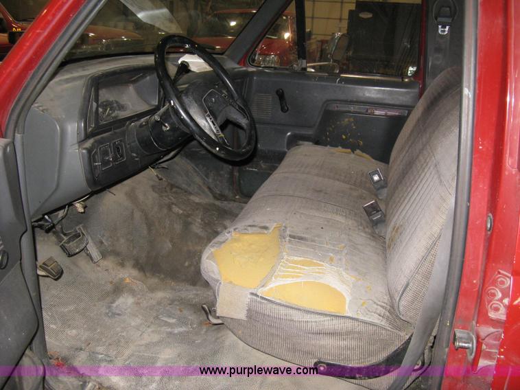 image for item A6029 1991 Ford F350 Custom crew cab pickup truck