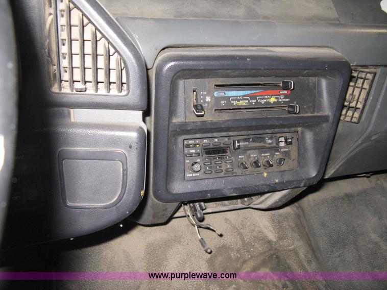 image for item A6029 1991 Ford F350 Custom crew cab pickup truck