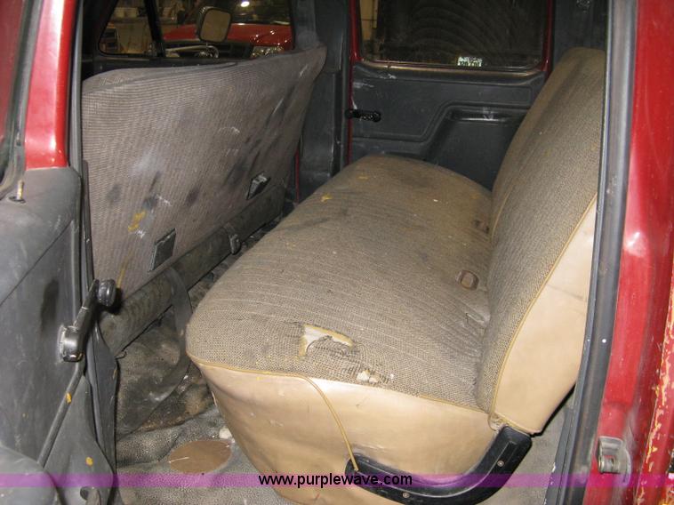 image for item A6029 1991 Ford F350 Custom crew cab pickup truck