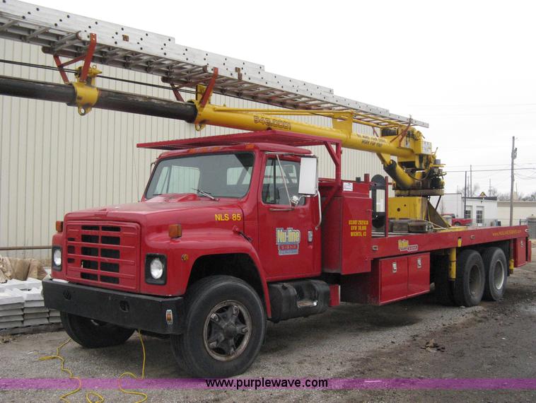 image for item A6030 1984 International 1954 boom truck