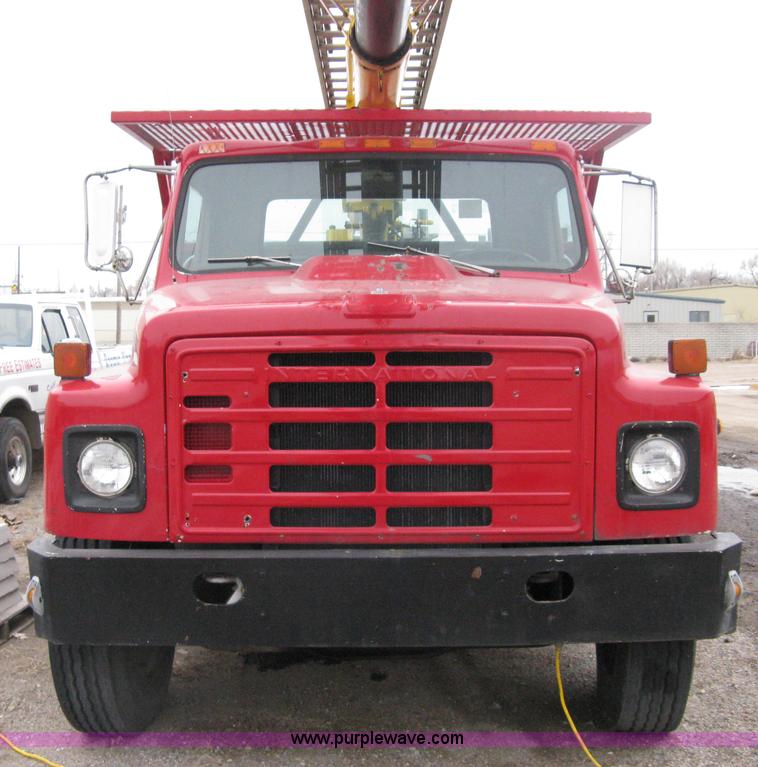 image for item A6030 1984 International 1954 boom truck