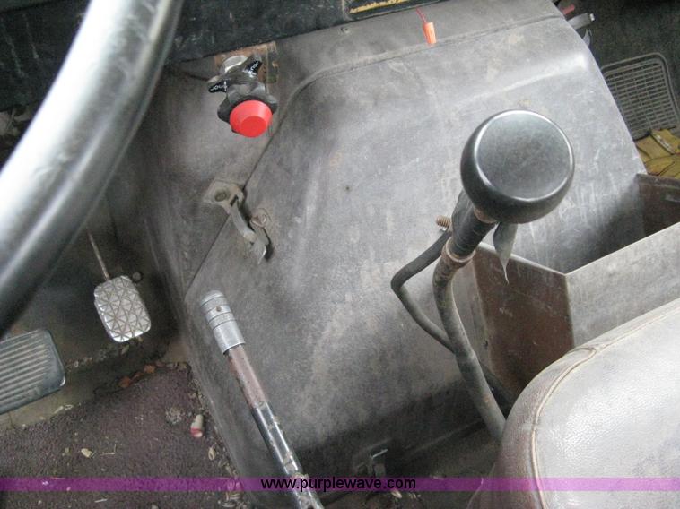 image for item A6030 1984 International 1954 boom truck