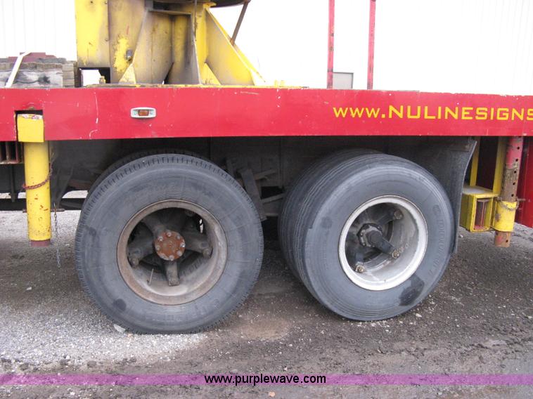 image for item A6030 1984 International 1954 boom truck