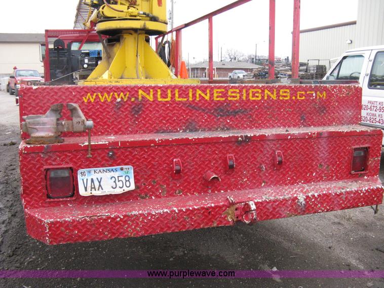 image for item A6030 1984 International 1954 boom truck