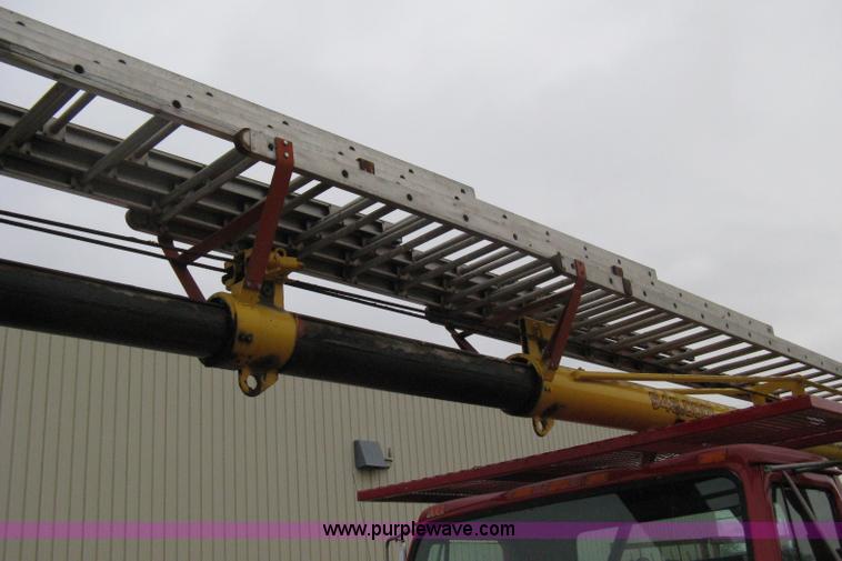 image for item A6030 1984 International 1954 boom truck