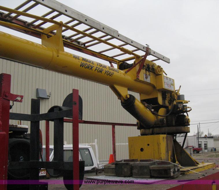 image for item A6030 1984 International 1954 boom truck