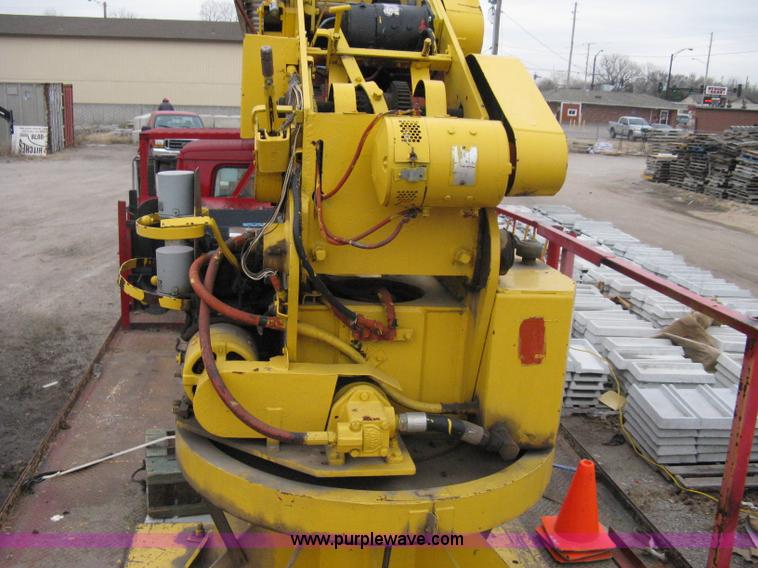 image for item A6030 1984 International 1954 boom truck