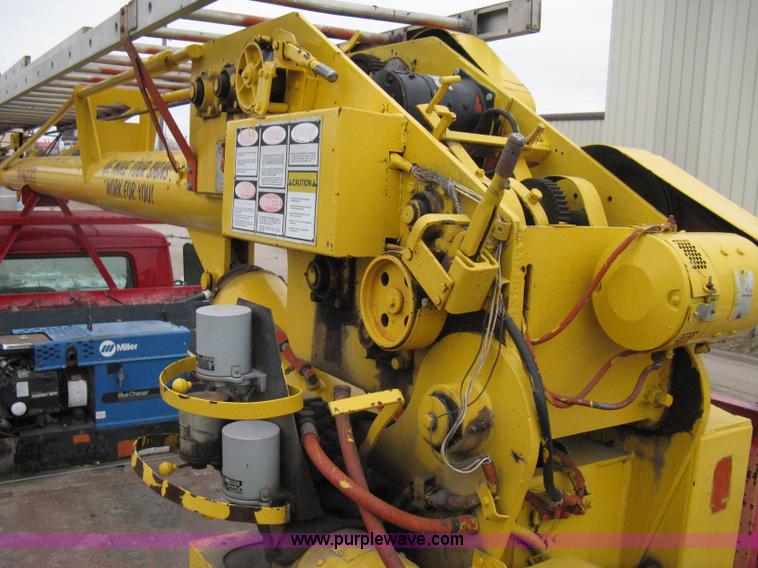 image for item A6030 1984 International 1954 boom truck