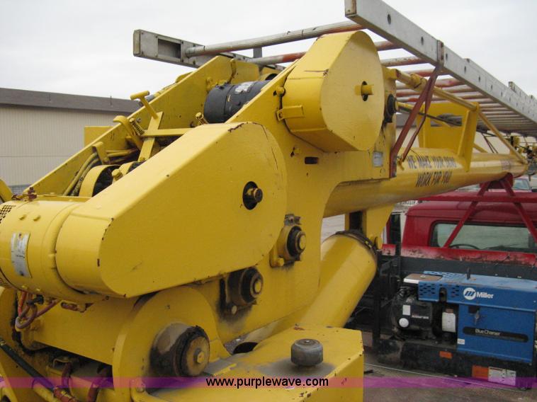 image for item A6030 1984 International 1954 boom truck